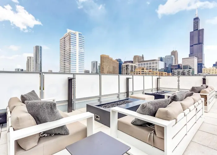 W Loop 1br W Gym Pool In Heart Of Greektown Chi-530 Apartment Chicago