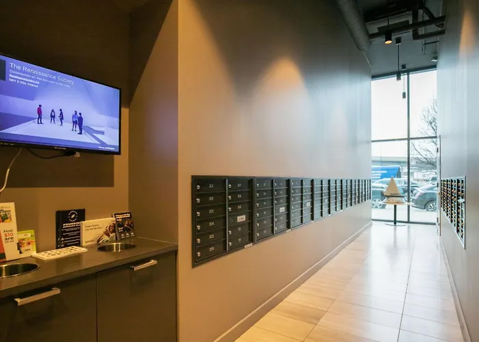 W Loop 1br W Gym Pool In Heart Of Greektown Chi-530 Apartment Chicago