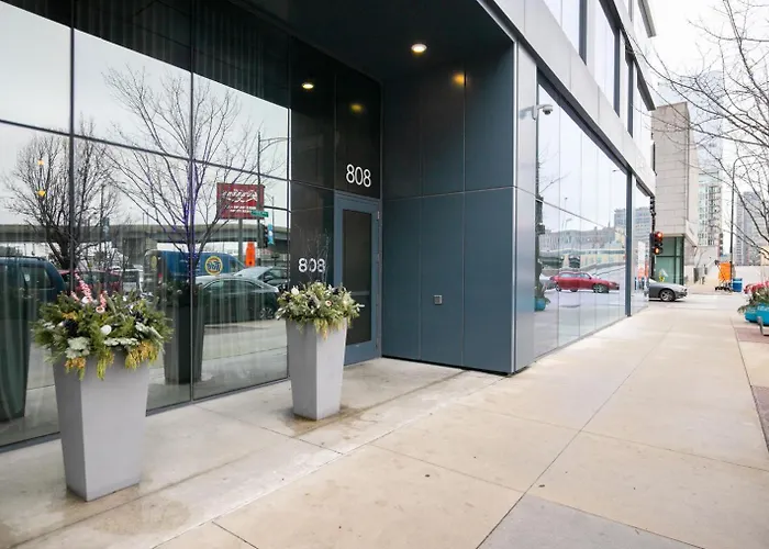 W Loop 1br W Gym Pool In Heart Of Greektown Chi-530 * Chicago