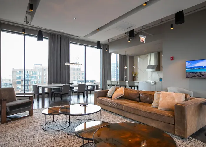 W Loop 1br W Gym Pool In Heart Of Greektown Chi-530 Apartment Chicago